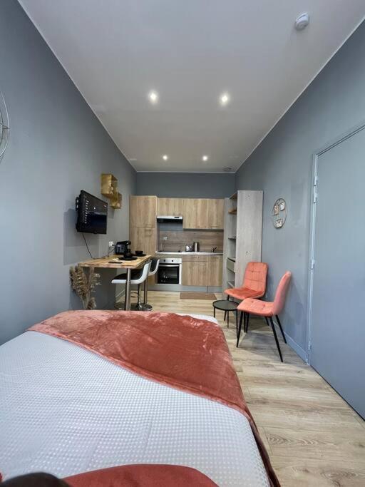 Studio Vieux Valenciennes Luaran gambar